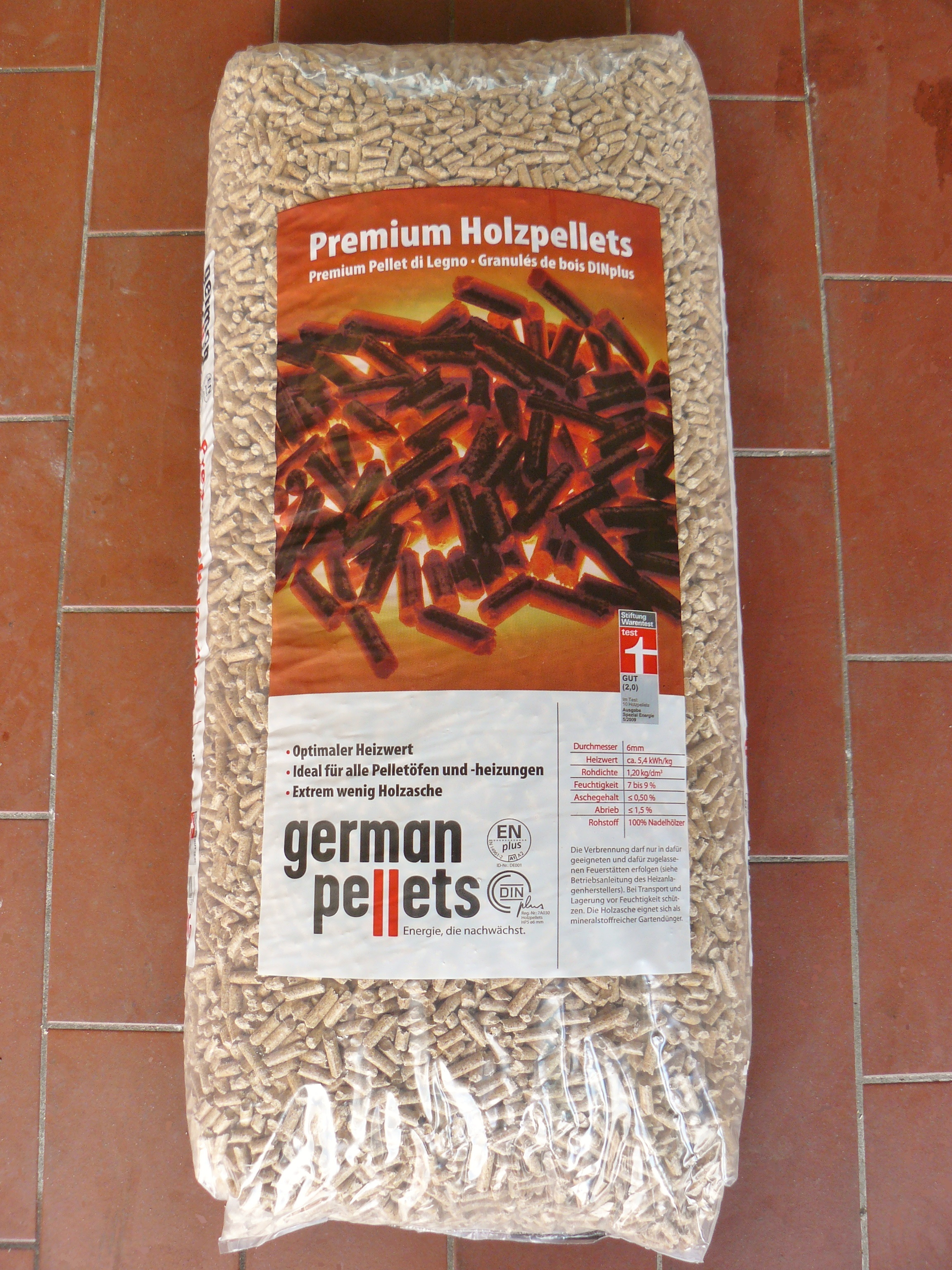 Aanpassing Regeren Van toepassing De Laat Kachels & Haarden | 3 pallets German pellets: afgehaald